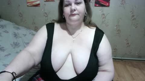 Snapshot of love_milanna chatting on May 19, 12:16 am Milana online show from May 19, 12:16 am