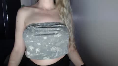 LoVe On  online show from February 14, 11:45 pm