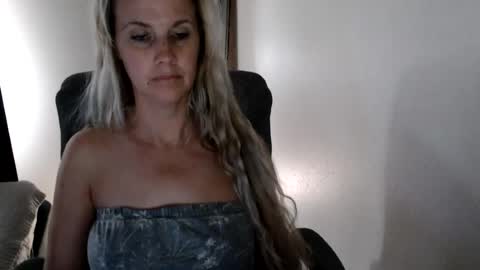 Snapshot of love_on_ chatting on July 6, 3:14 pm LoVe On online show from July 6, 3:14 pm