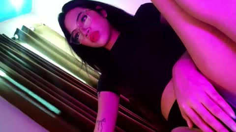 Snapshot of love_seren chatting on November 4, 5:28 am Seren online show from November 4, 5:28 am