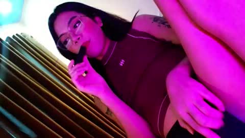 Snapshot of love_seren chatting on November 20, 6:46 am Seren online show from November 20, 6:46 am