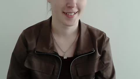 Vivian online show from November 6, 12:17 pm