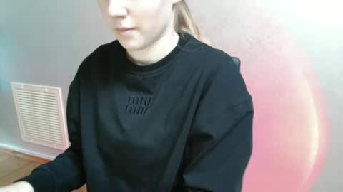 Vivian online show from December 16, 12:10 pm