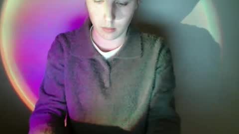 Vivian online show from February 9, 11:03 am