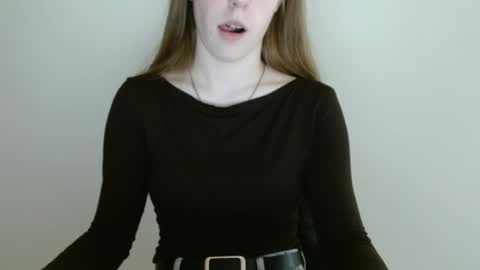 Snapshot of love_vivian chatting on May 15, 12:23 pm Vivian online show from May 15, 12:23 pm