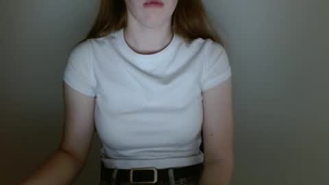 Snapshot of love_vivian chatting on May 17, 1:18 pm Vivian online show from May 17, 1:18 pm