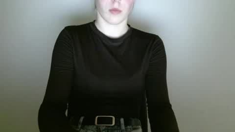Snapshot of love_vivian chatting on May 18, 4:24 pm Vivian online show from May 18, 4:24 pm