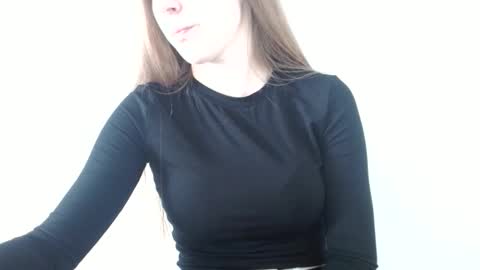 Snapshot of love_vivian chatting on June 11, 11:08 am Vivian online show from June 11, 11:08 am