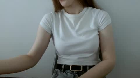 Snapshot of love_vivian chatting on June 17, 11:12 am Vivian online show from June 17, 11:12 am
