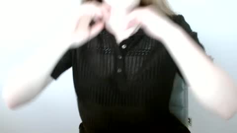 Snapshot of love_vivian chatting on July 1, 11:12 am Vivian online show from July 1, 11:12 am