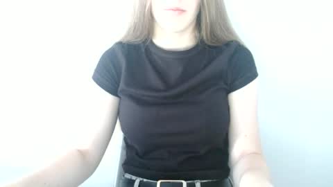 Snapshot of love_vivian chatting on July 6, 11:07 am Vivian online show from July 6, 11:07 am