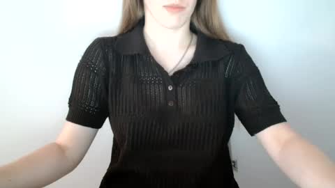 Snapshot of love_vivian chatting on July 22, 10:40 am Vivian online show from July 22, 10:40 am