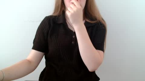 Snapshot of love_vivian chatting on July 31, 7:19 am Vivian online show from July 31, 7:19 am