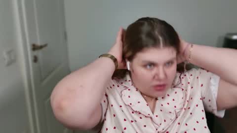 Ally online show from December 18, 7:09 pm