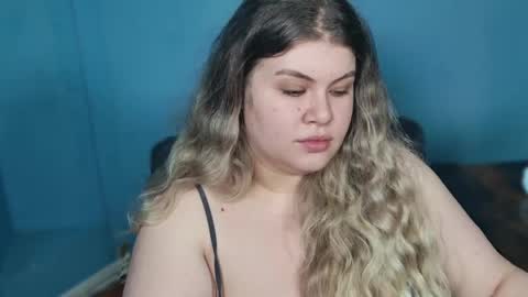 Snapshot of love_wiggy18 chatting on June 4, 4:51 am Ally online show from June 4, 4:51 am