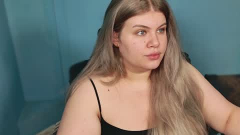 Snapshot of love_wiggy18 chatting on June 18, 4:13 am Ally online show from June 18, 4:13 am