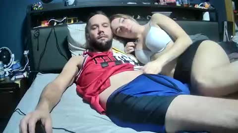 lovecoupleqc online show from November 10, 4:44 am