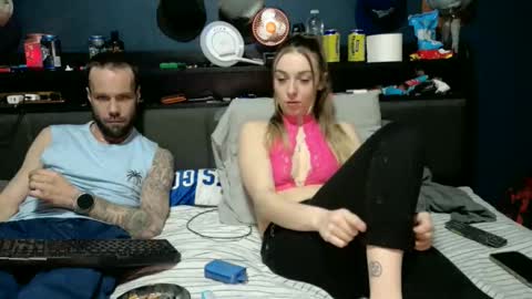 lovecoupleqc online show from March 15, 5:57 am