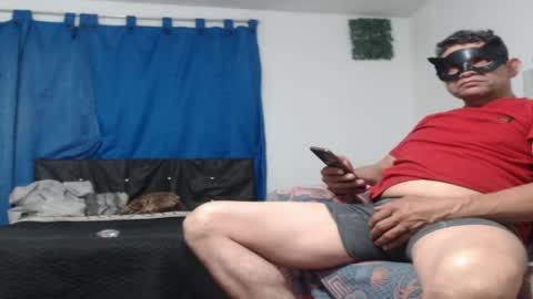 Snapshot of lovecreyzyshowcam chatting on April 13, 2:06 am Frank and Nathy online show from April 13, 2:06 am