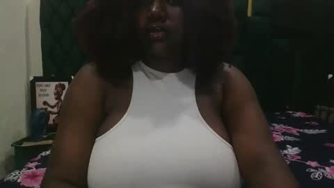 Snapshot of lovecumsluttie chatting on October 31, 11:39 pm mila online show from October 31, 11:39 pm