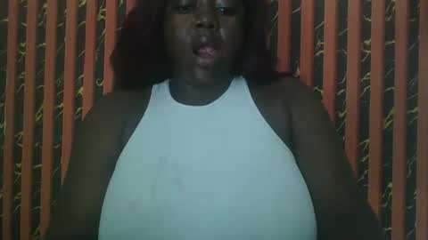 Snapshot of lovecumsluttie chatting on May 3, 7:25 am mila online show from May 3, 7:25 am