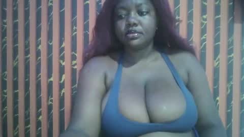 Snapshot of lovecumsluttie chatting on May 4, 4:41 am mila online show from May 4, 4:41 am