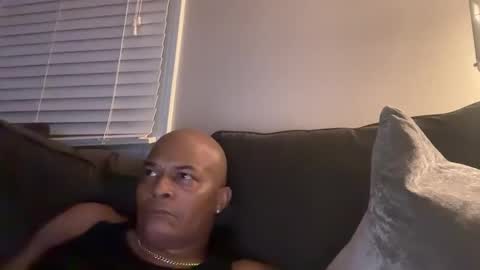 loved19 online show from November 13, 6:01 am