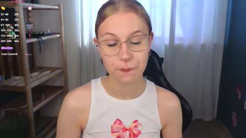 Snapshot of lovedrope chatting on September 27, 11:26 am God like girl Ann online show from September 27, 11:26 am