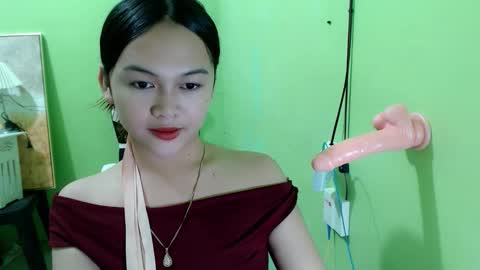 Snapshot of lovee_gelly chatting on November 19, 9:42 am Gelly online show from November 19, 9:42 am