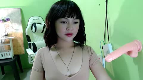 Snapshot of lovee_gelly chatting on December 16, 10:31 am Gelly online show from December 16, 10:31 am