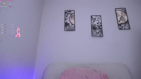 Snapshot of loveegirll chatting on November 4, 3:49 am katalina online show from November 4, 3:49 am