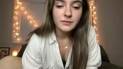 Snapshot of lovefromrose1 chatting on June 2, 3:08 am Olivia Rose online show from June 2, 3:08 am