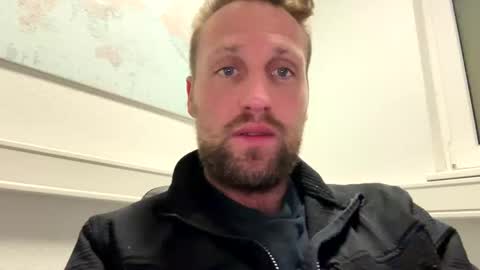 lovefuesse online show from March 16, 8:40 am