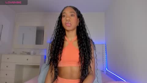 Snapshot of loveit_hermione chatting on October 15, 2:06 pm Val online show from October 15, 2:06 pm