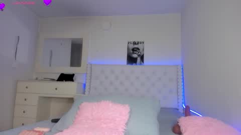 Snapshot of loveit_hermione chatting on November 6, 10:43 pm Val online show from November 6, 10:43 pm