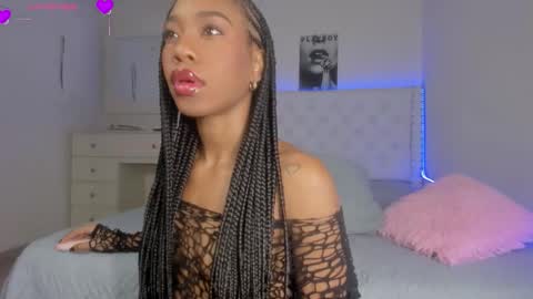 Snapshot of loveit_hermione chatting on November 15, 12:19 am Val online show from November 15, 12:19 am