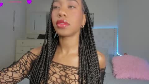 Snapshot of loveit_hermione chatting on November 23, 10:09 pm Val online show from November 23, 10:09 pm