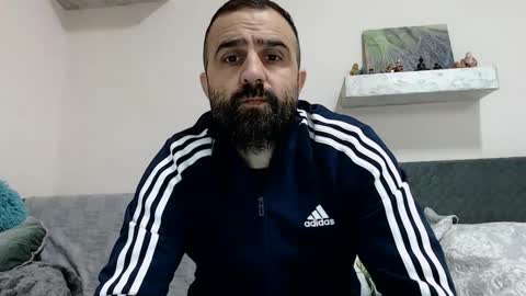 Snapshot of loveivat80 chatting on December 6, 6:37 am loveivat80 online show from December 6, 6:37 am