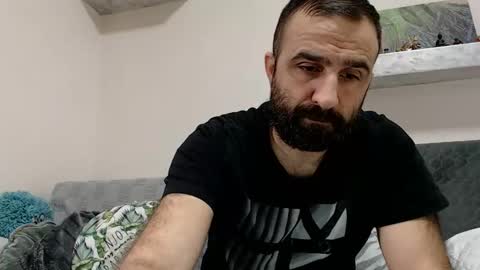 Snapshot of loveivat80 chatting on December 13, 6:21 am loveivat80 online show from December 13, 6:21 am