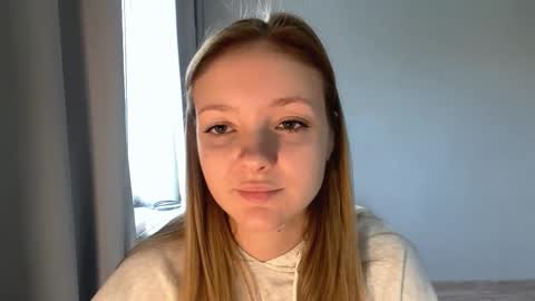 Ella online show from November 14, 5:39 am