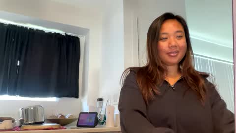 Love online show from December 1, 7:36 pm