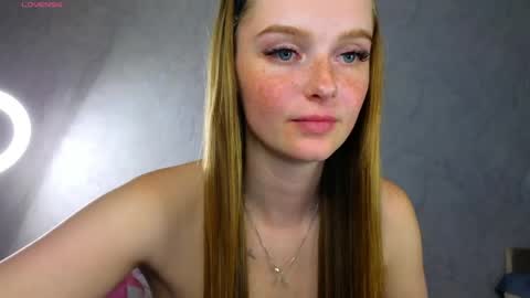 Snapshot of lovelly_molly chatting on May 21, 8:05 pm Molly online show from May 21, 8:05 pm