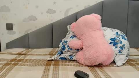 lovellykitty online show from December 22, 7:38 am