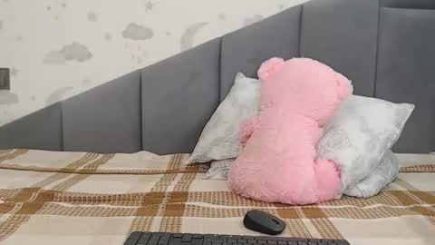 lovellykitty online show from April 29, 6:28 am
