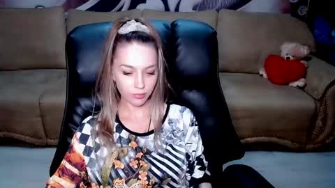 private open online show from June 6, 4:33 pm