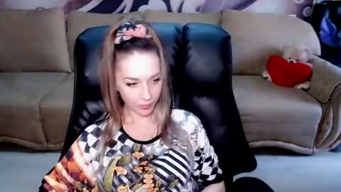 private open online show from June 26, 12:42 pm
