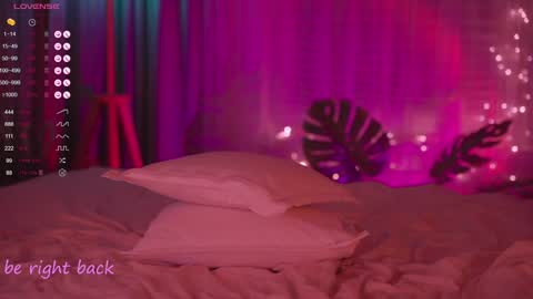 Snapshot of lovellynelly chatting on January 15, 5:47 pm Nelly online show from January 15, 5:47 pm