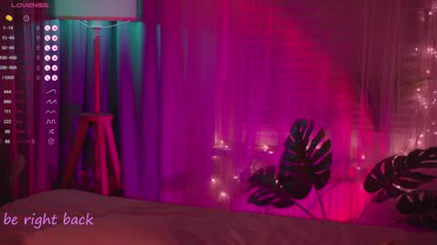 Snapshot of lovellynelly chatting on January 31, 4:59 pm Nelly online show from January 31, 4:59 pm