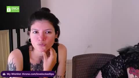 Snapshot of lovelockedlips chatting on March 19, 6:23 pm Alex Violet online show from March 19, 6:23 pm
