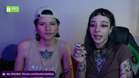 Snapshot of lovelockedlips chatting on April 1, 6:58 am Alex Violet online show from April 1, 6:58 am